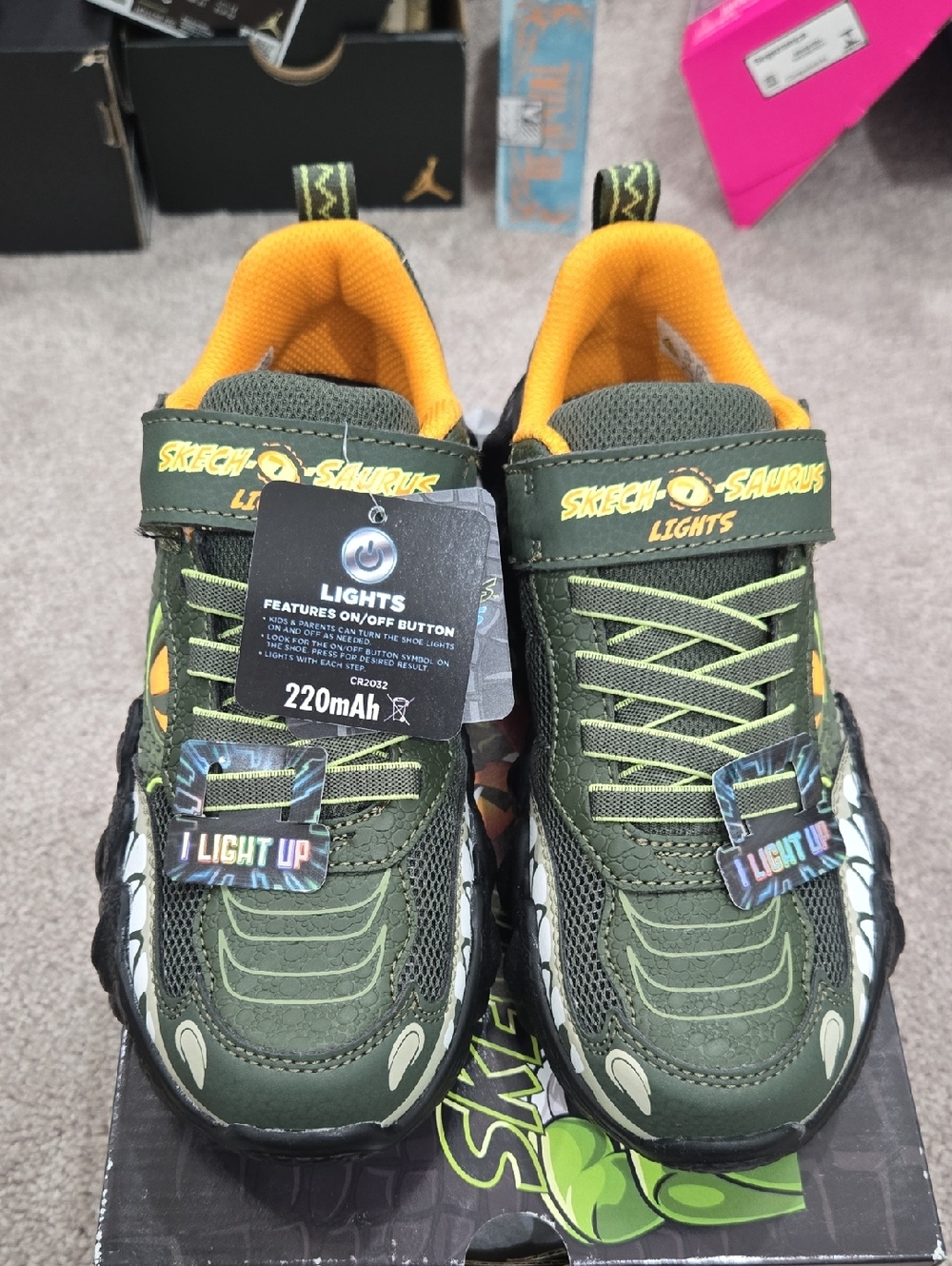 SkechOSaurus Light Up Sneakers Kids Size 3